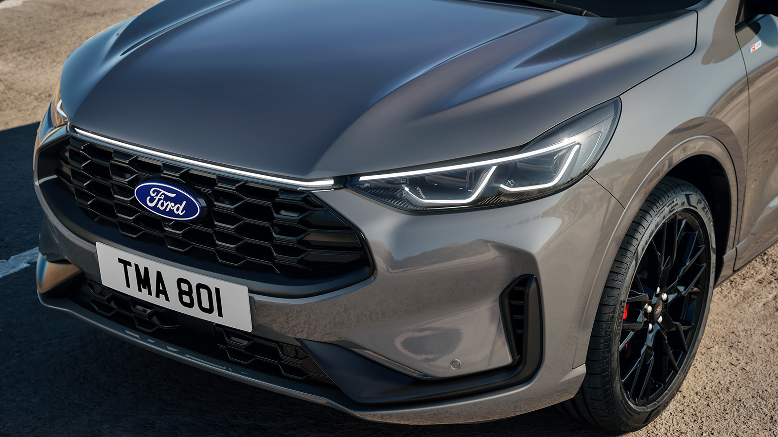 Νέο πακέτο Black για το Ford Kuga - Τι νέο φέρνει & τι διαφορές έχει